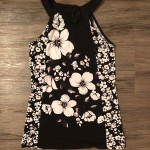 3 for 30 ‼️ White House Black Market Blouse 😍